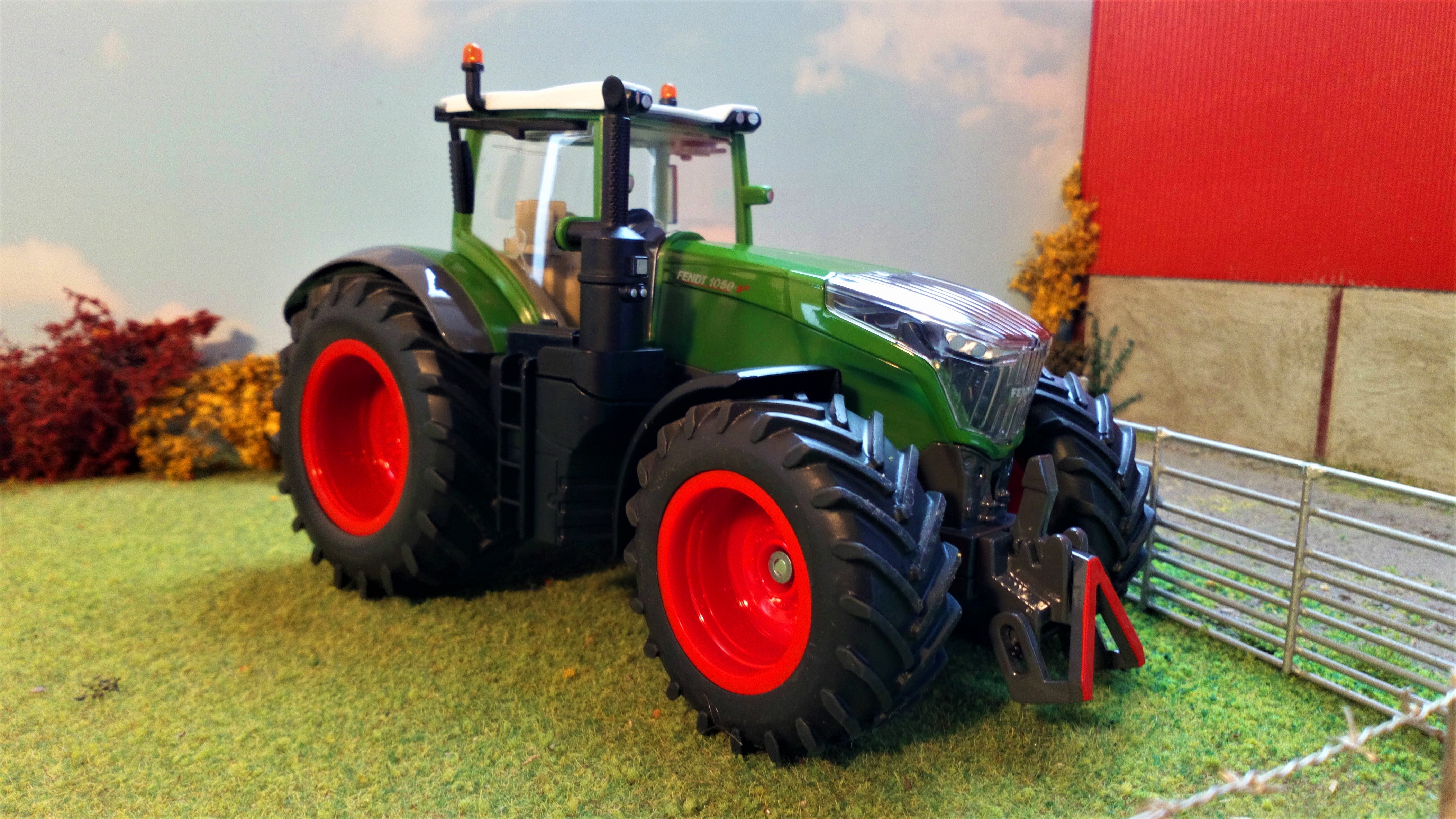 8701 Siku Farmer 3287 Fendt 1050 Vario Traktor 1:32 OVP 