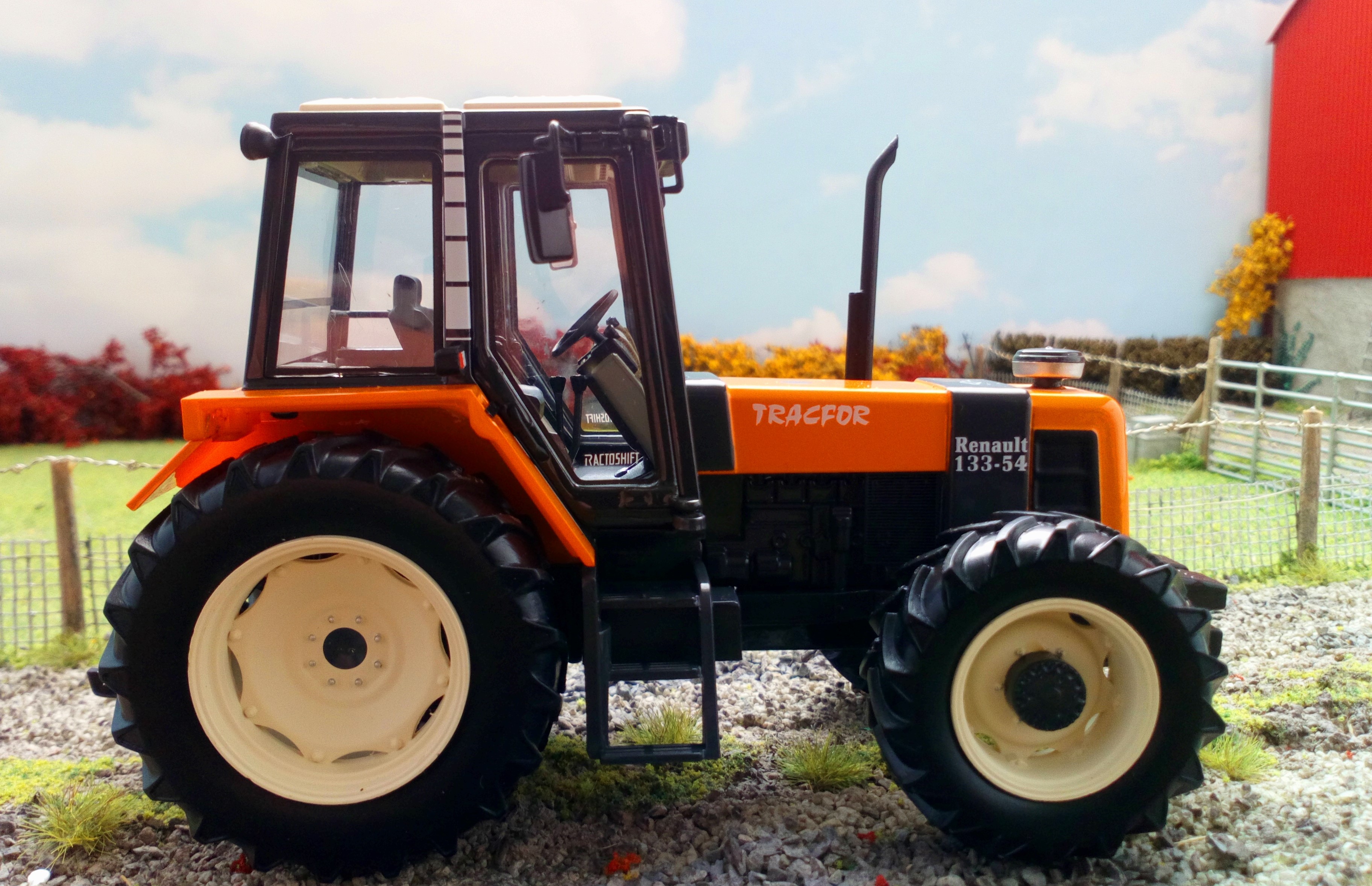 REP209 Tracteur RENAULT TRACFOR 133-54 Série 1500 unités