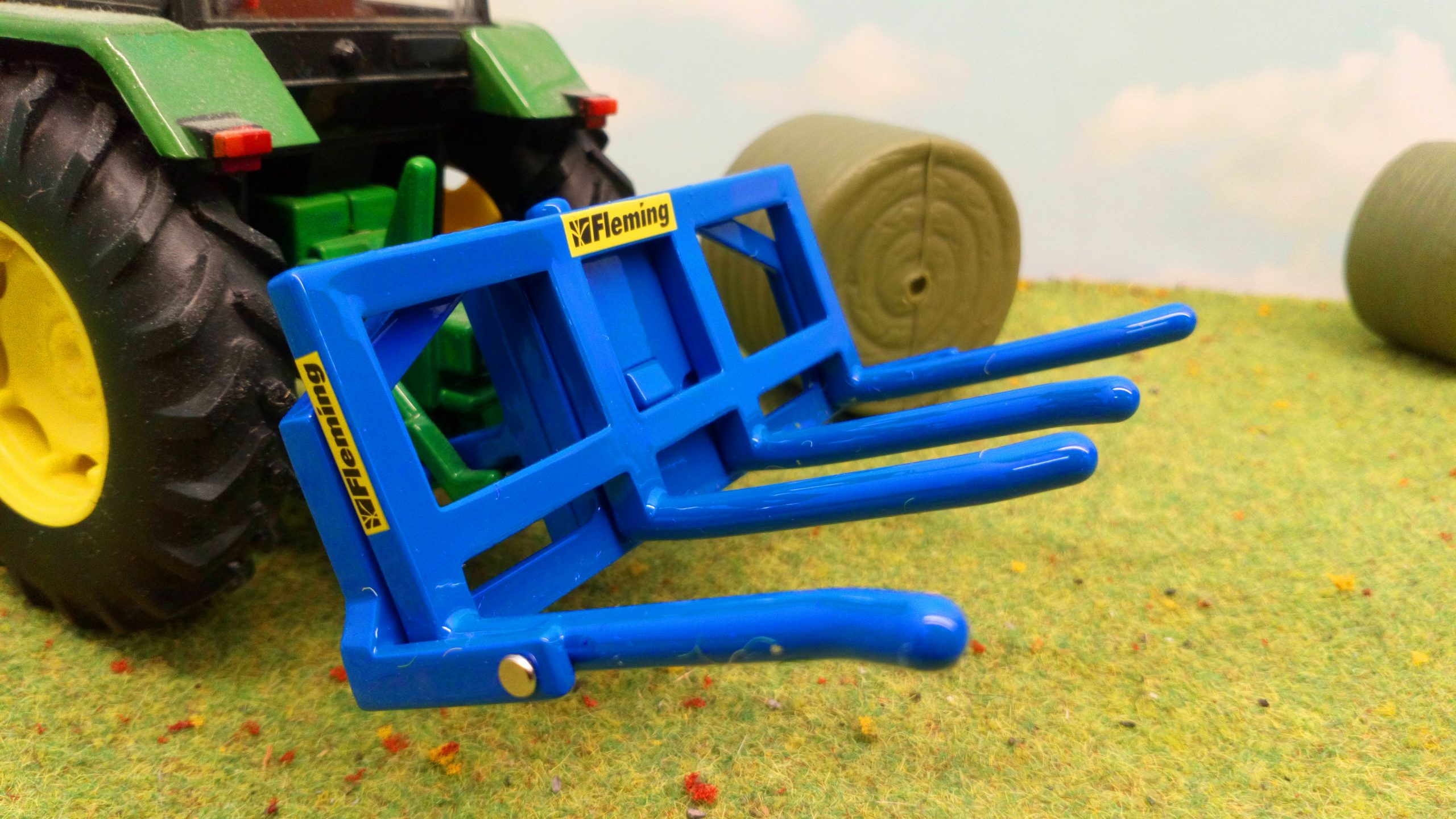 Double Bale Lifter 1:32 Model LC43141 BRITAINS 