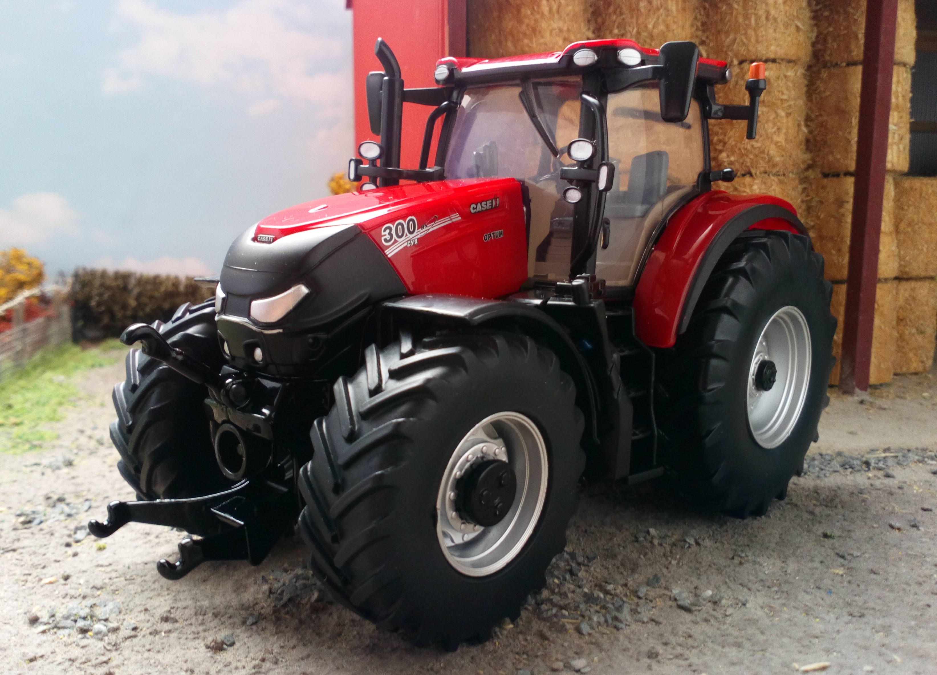 Britains 1:32 Case Optum 300 CVX Tractor  Collectable Farm Vehicle Toy  Suitabl