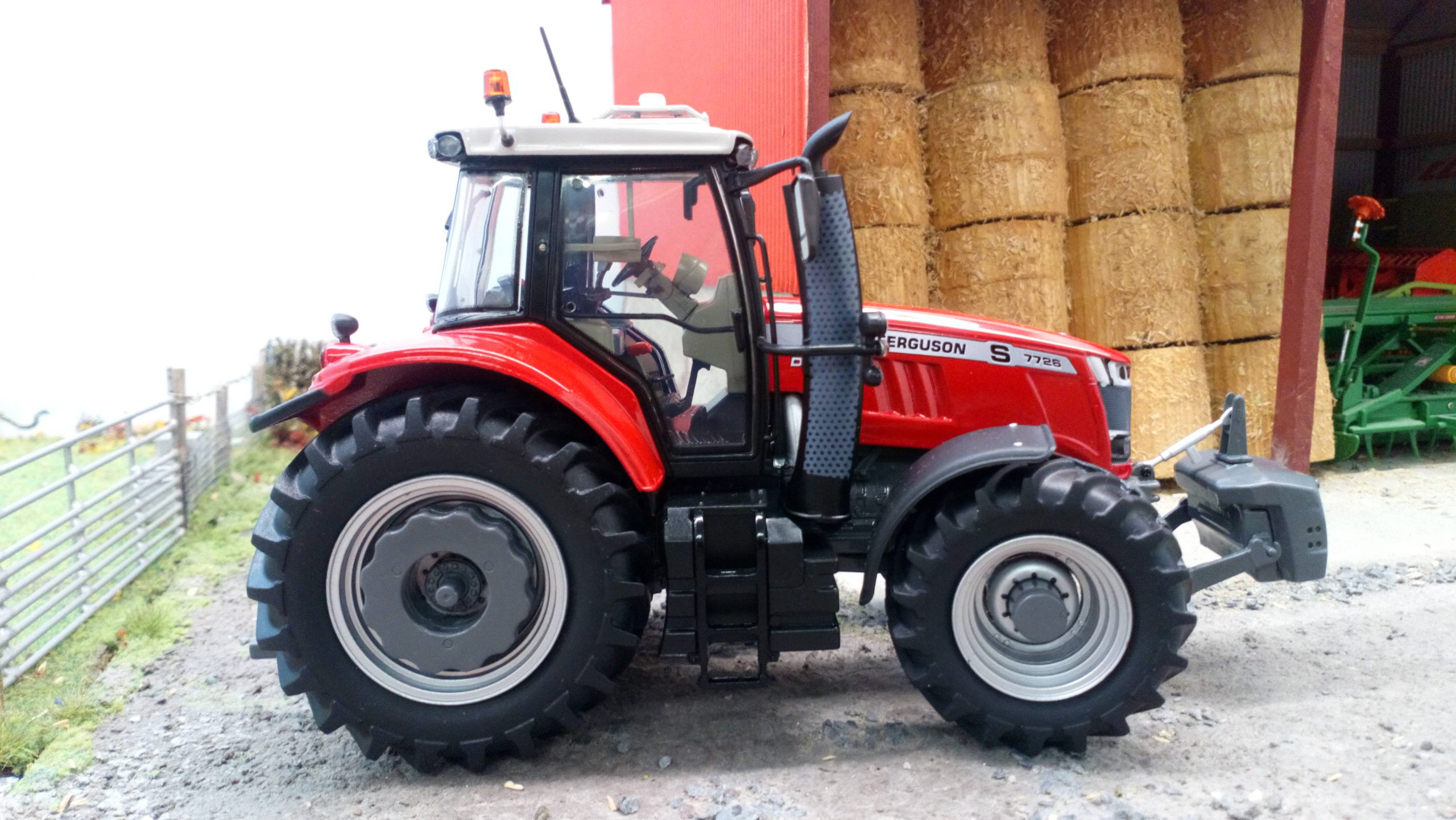 Tracteur Massey Ferguson 7726 S serie Next par Universal Hobbies 1/32 limited 10 