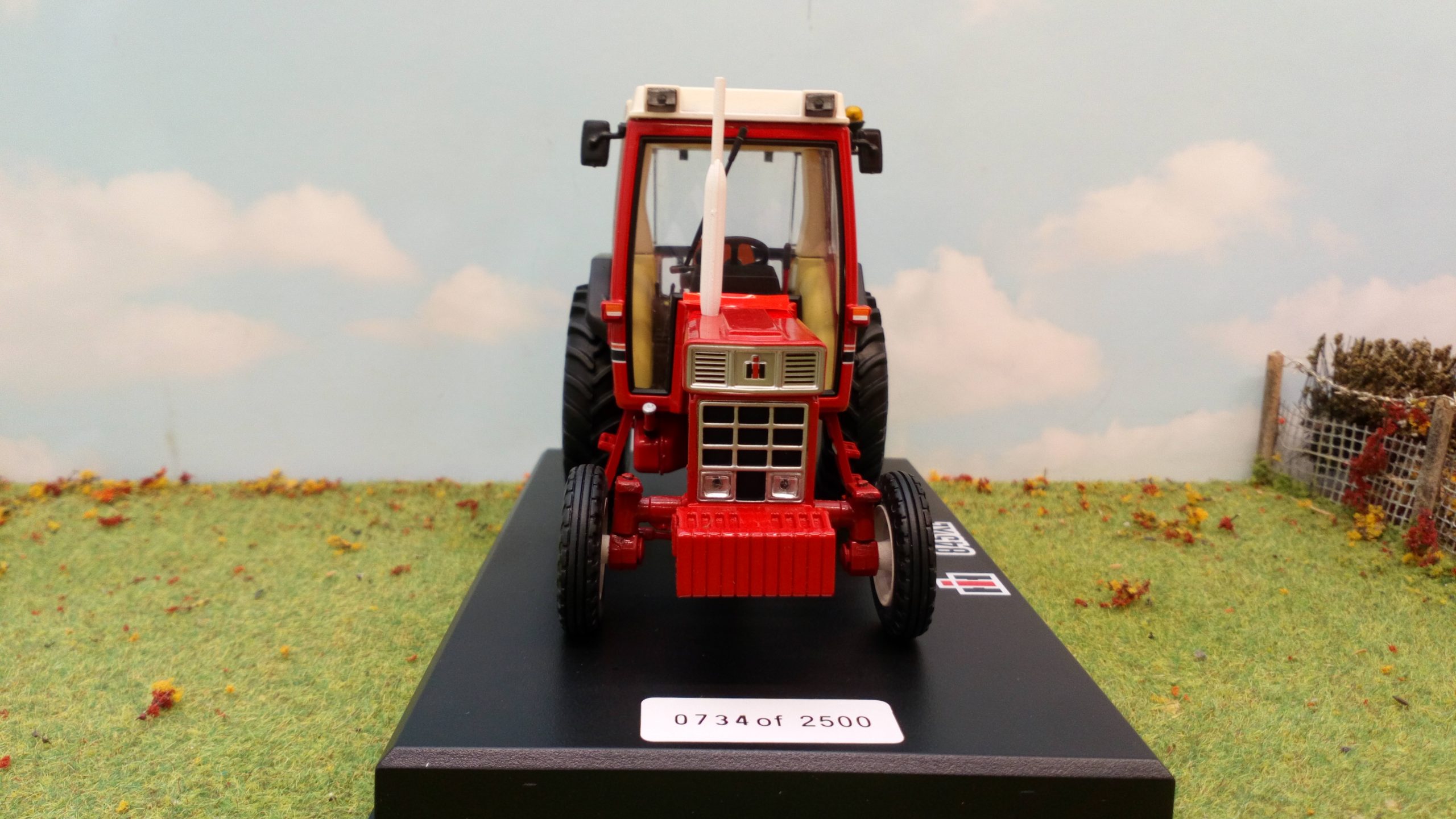 REPLICAGRI 1:32 SCALE INTERNATIONAL 845XL 2WD LIMITED EDITION 2500 PIECES 